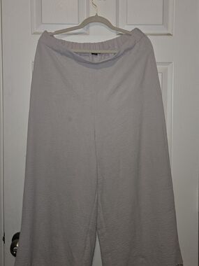 Adrianna Papell Light Gray Wide-Leg Pants